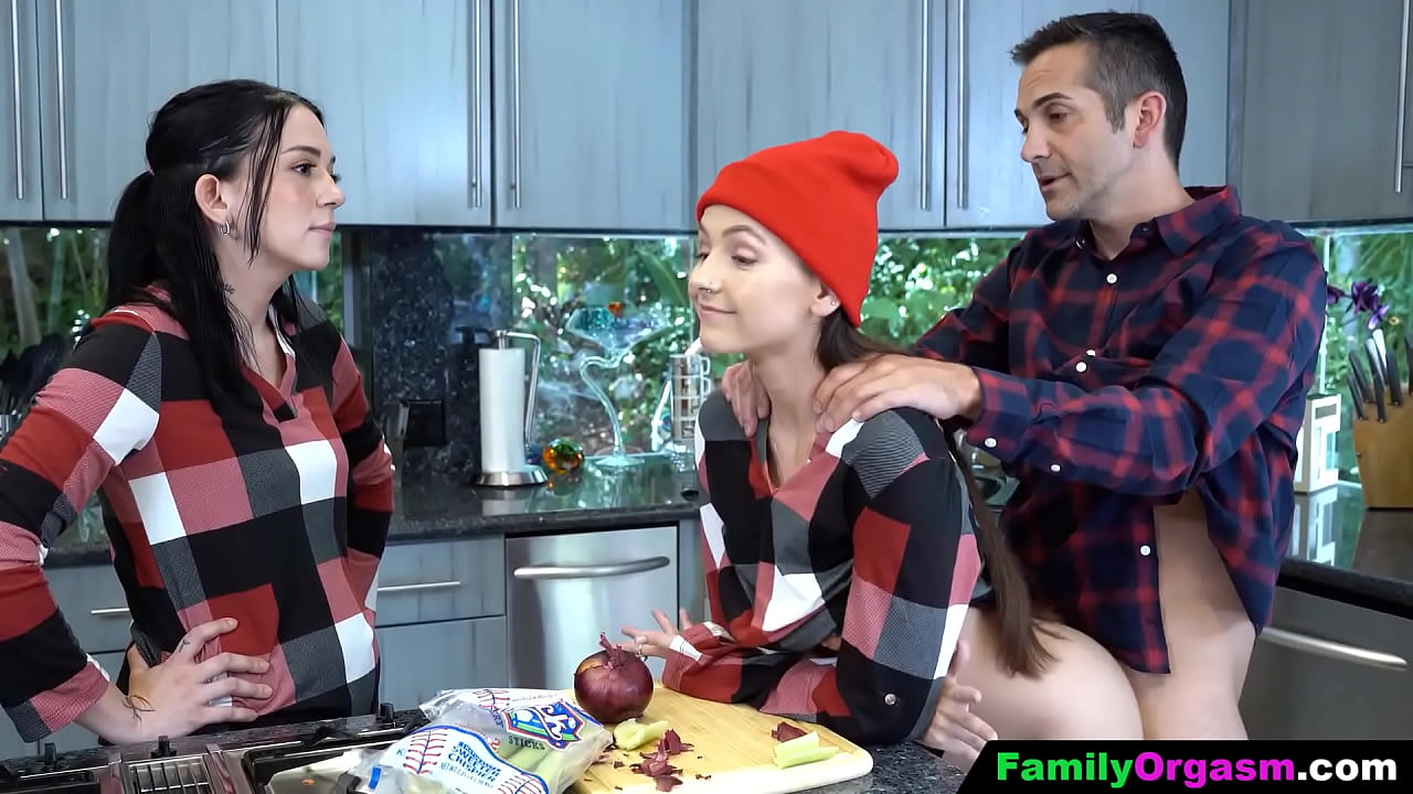 Stepdad Sabotages his Marriage Fucking his Daughter