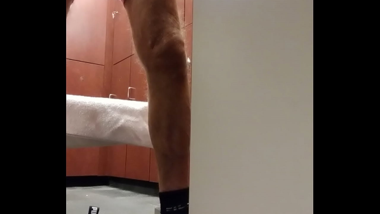 After yoga and a nice sauna it is time to get dressed.