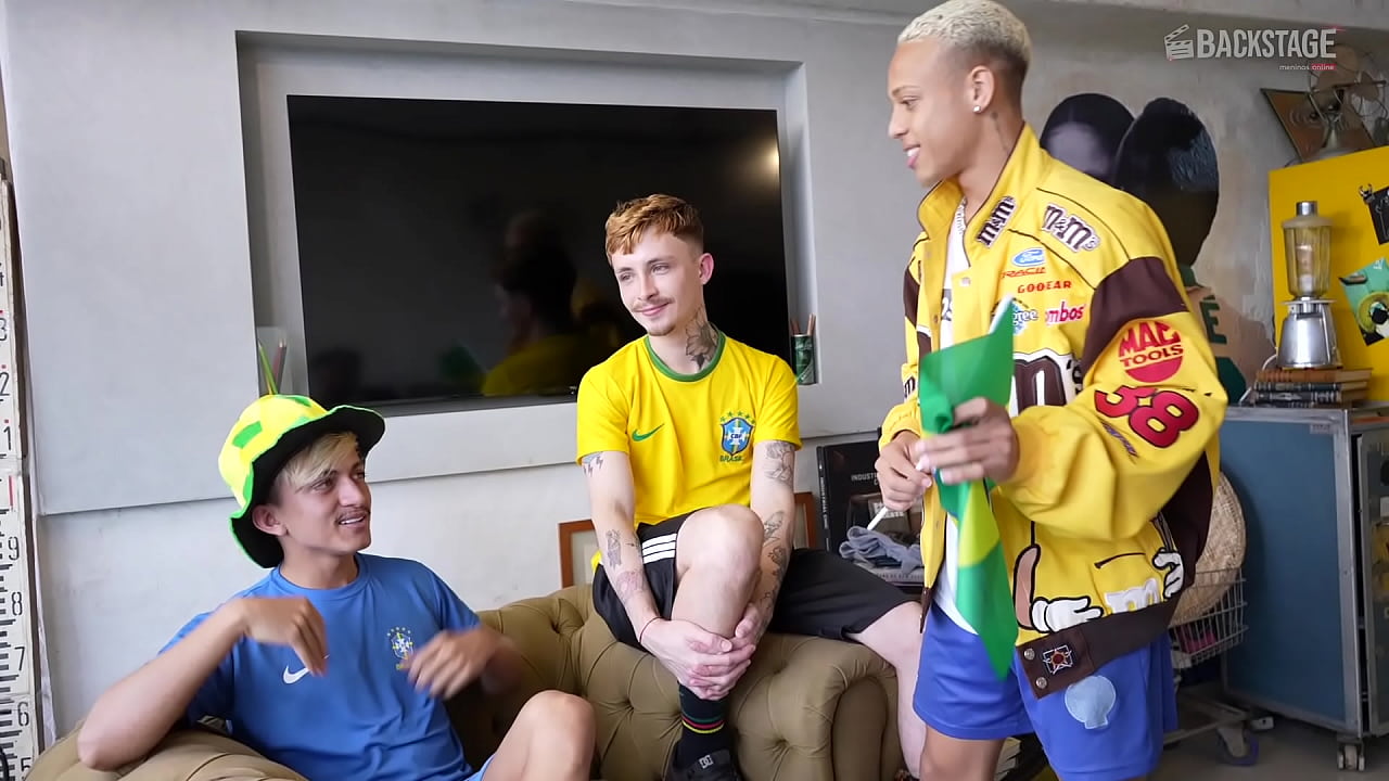 Making Of - Brasileirinhos: Catar voc&ecirc; - Meninos Online