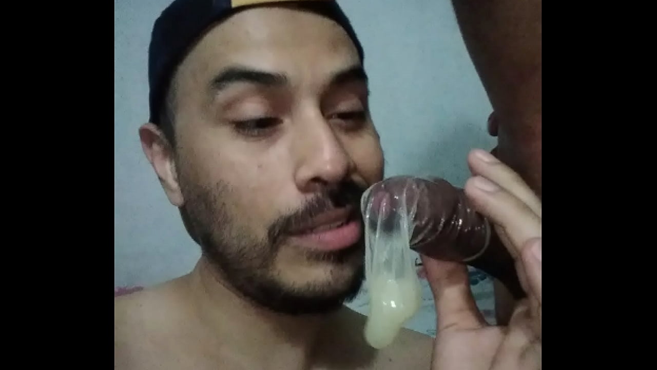 Mi culo es un manjar para algunos y una perdicion para otros pues los hace venirse ido y llenarmelo de leche!