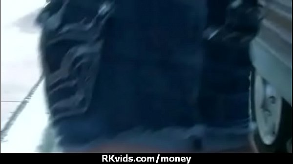 Amateur has sex for some quick cash 1