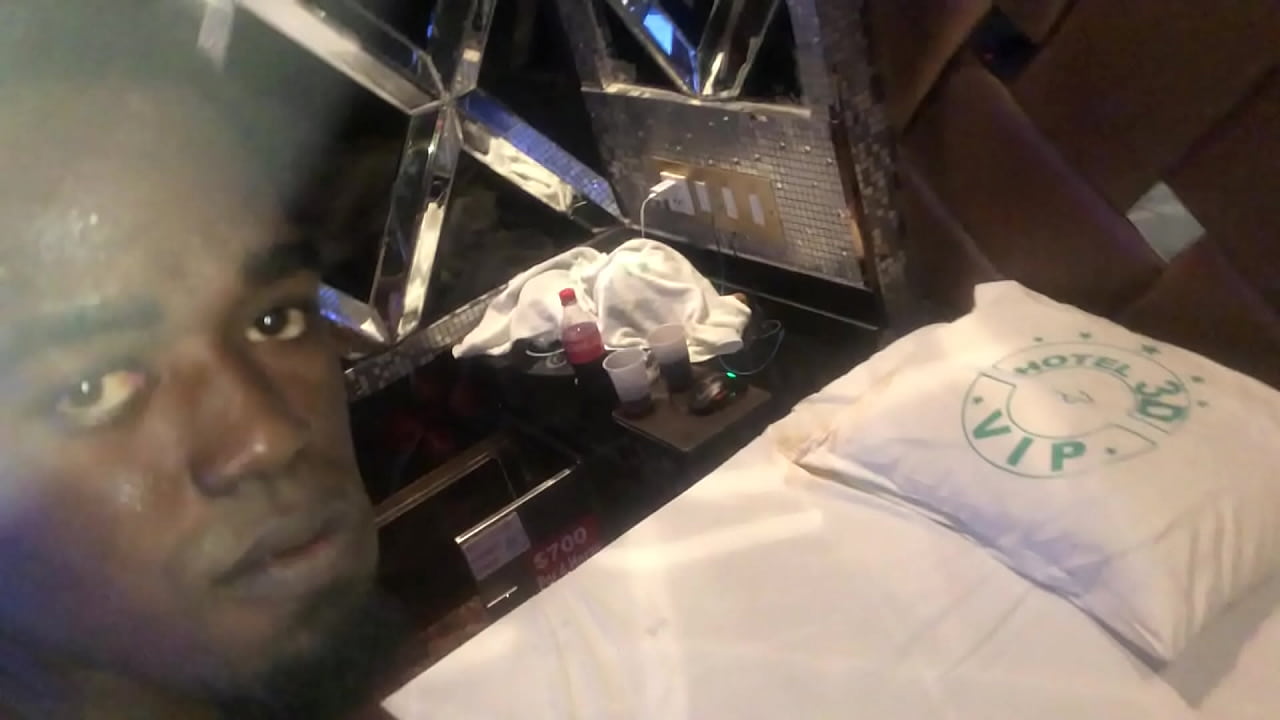 Esa gordita dominicana le encanta el oral