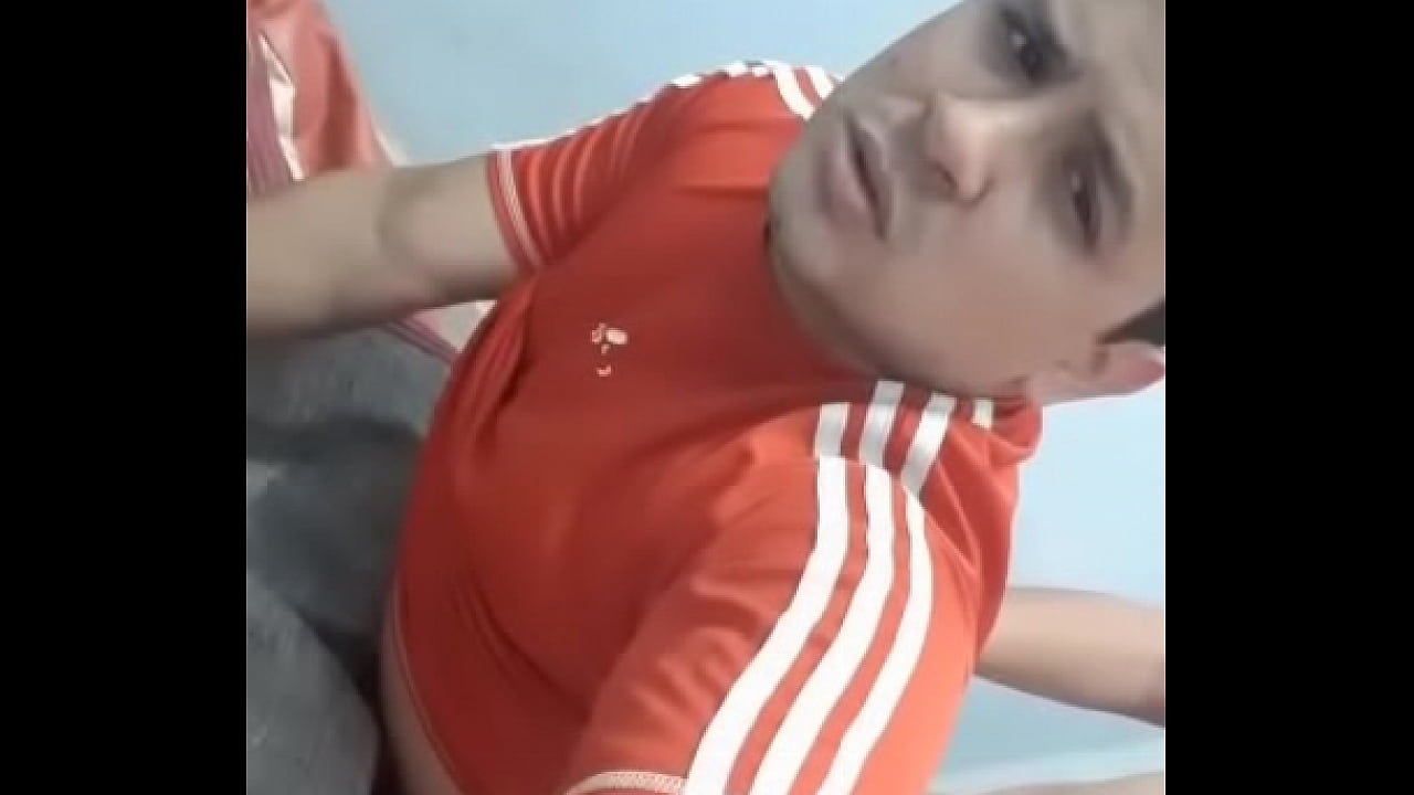 Me invit&oacute; a tomar Tere y termine mamandol la pija y entregando el culo