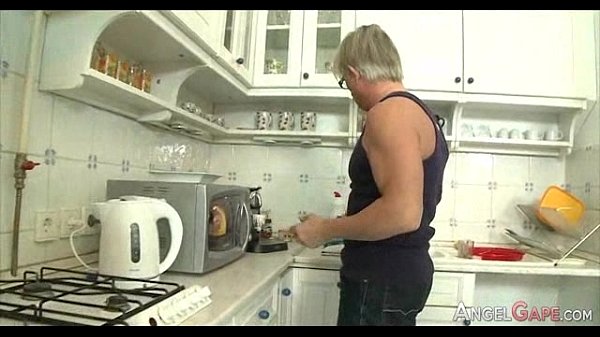 whores that love to gape 1105