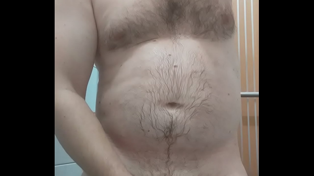 Imi place foarte mult sa ma masturbez la webcam si sa imi beau pisatul si sperma! I really like to masturbate on the webcam and drink my piss and cum!