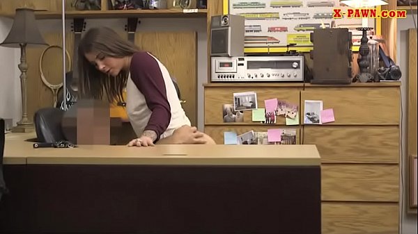 Tattooed woman railed by pawn keeper