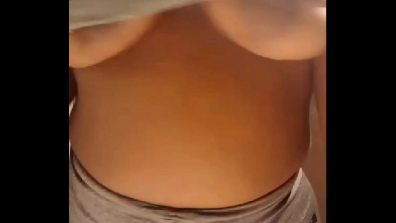 Mamei em big Saggy tits deliciosos
