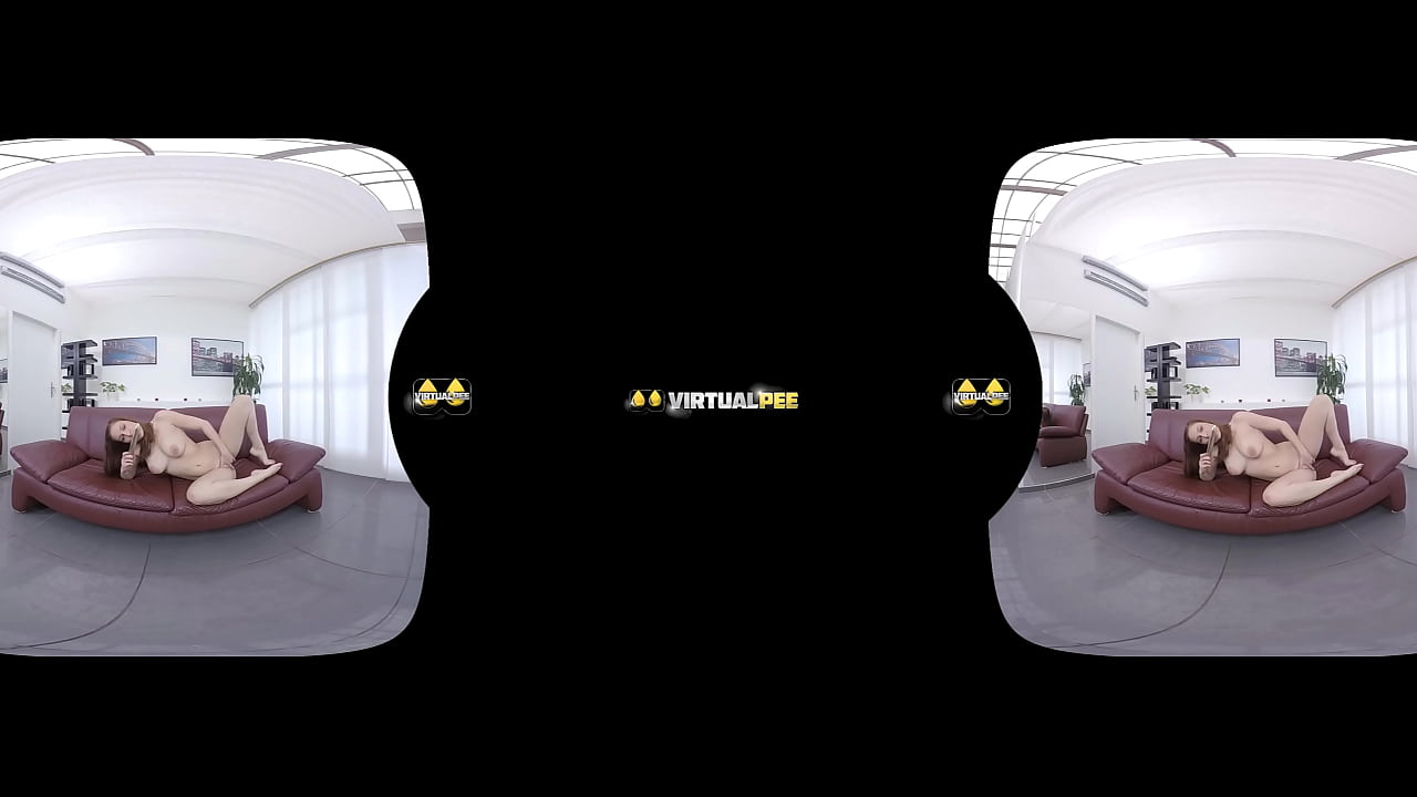 Virtual Reality piss play with Antonia Sainz