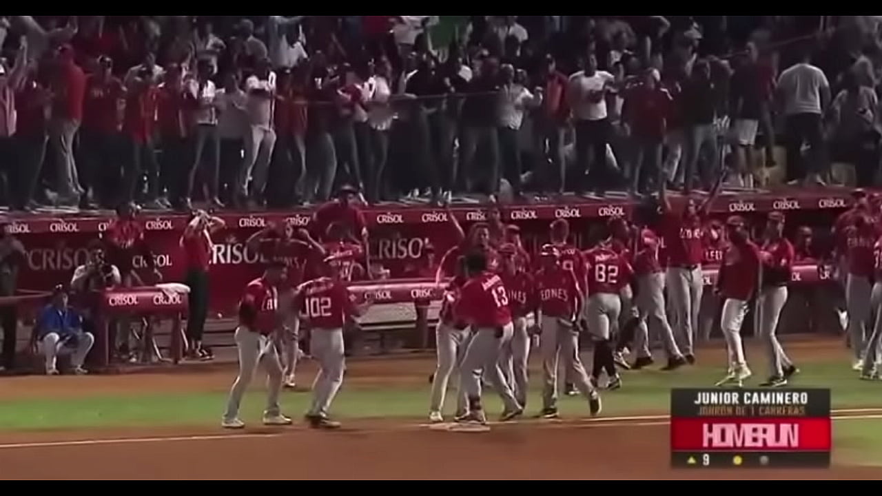 Junior Caminero singando al Licey