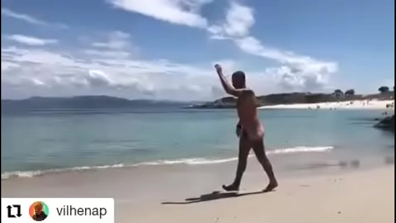 Paulinho Vilhena completamente nu