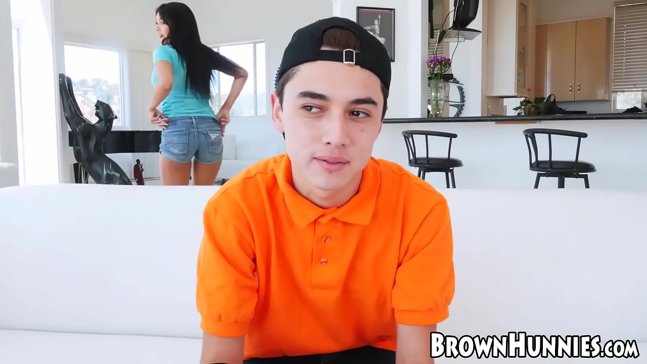 Beautiful Aaliyah Hadid fucks big cock