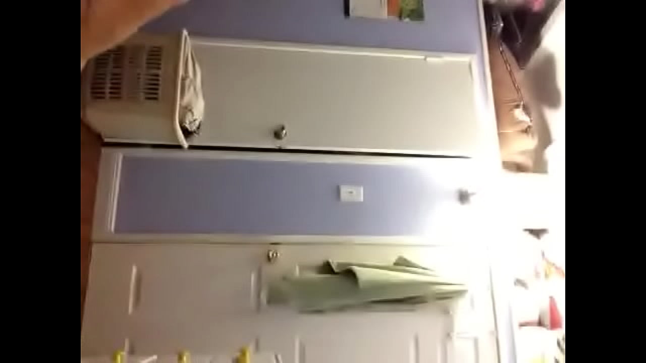 Masturbandome por q andaba hot