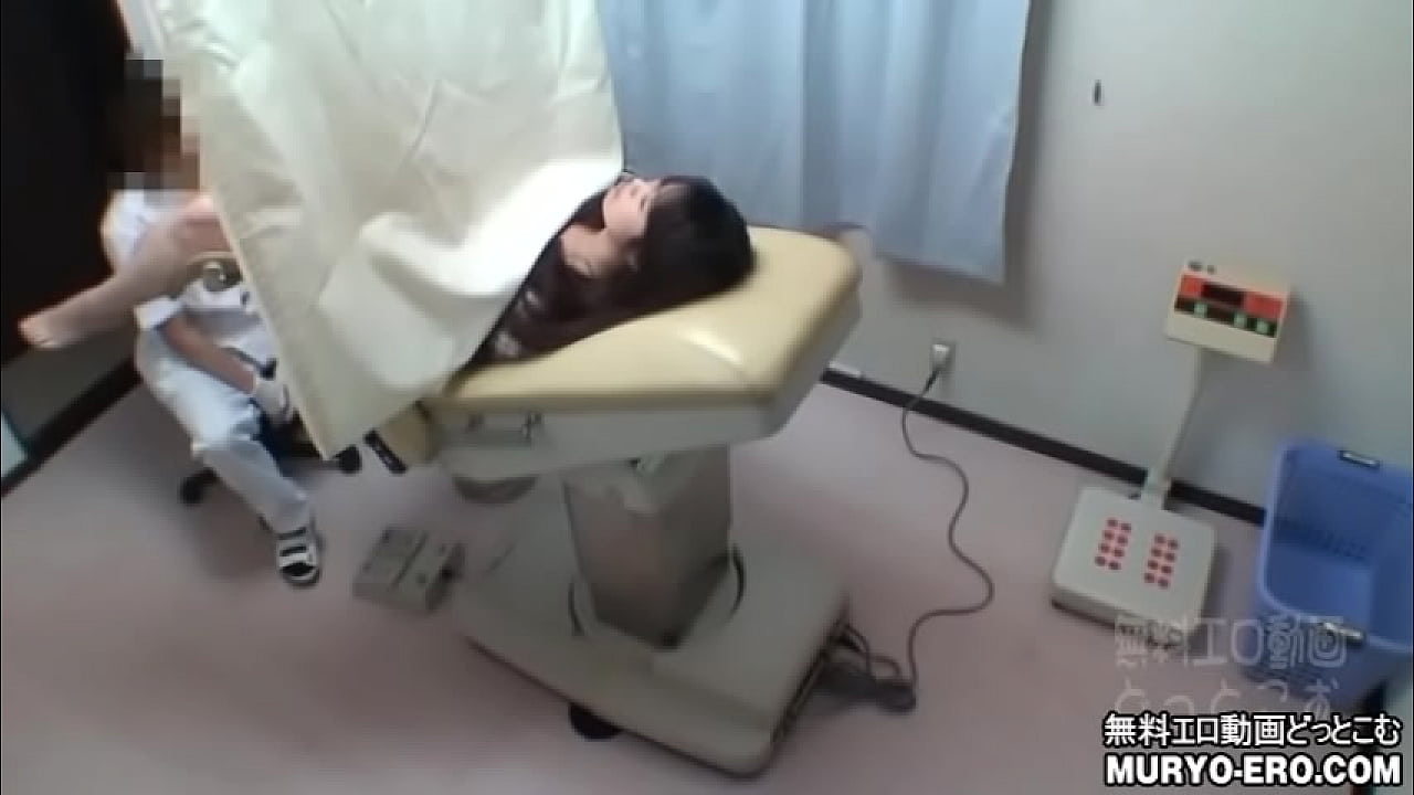 関西某産婦人科に仕掛けられていた隠しカメラ映像が流出　21歳美乳女子大生3　内診台