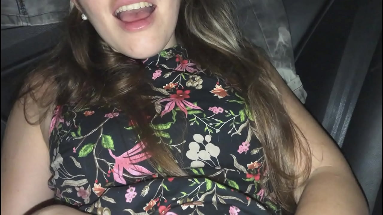 Sexo no carro depois de um encontro - ele gozou dentro da minha buceta