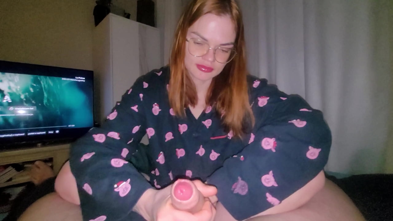 Netflix and chill, making massage back when we watching movie, she make a handjob for it