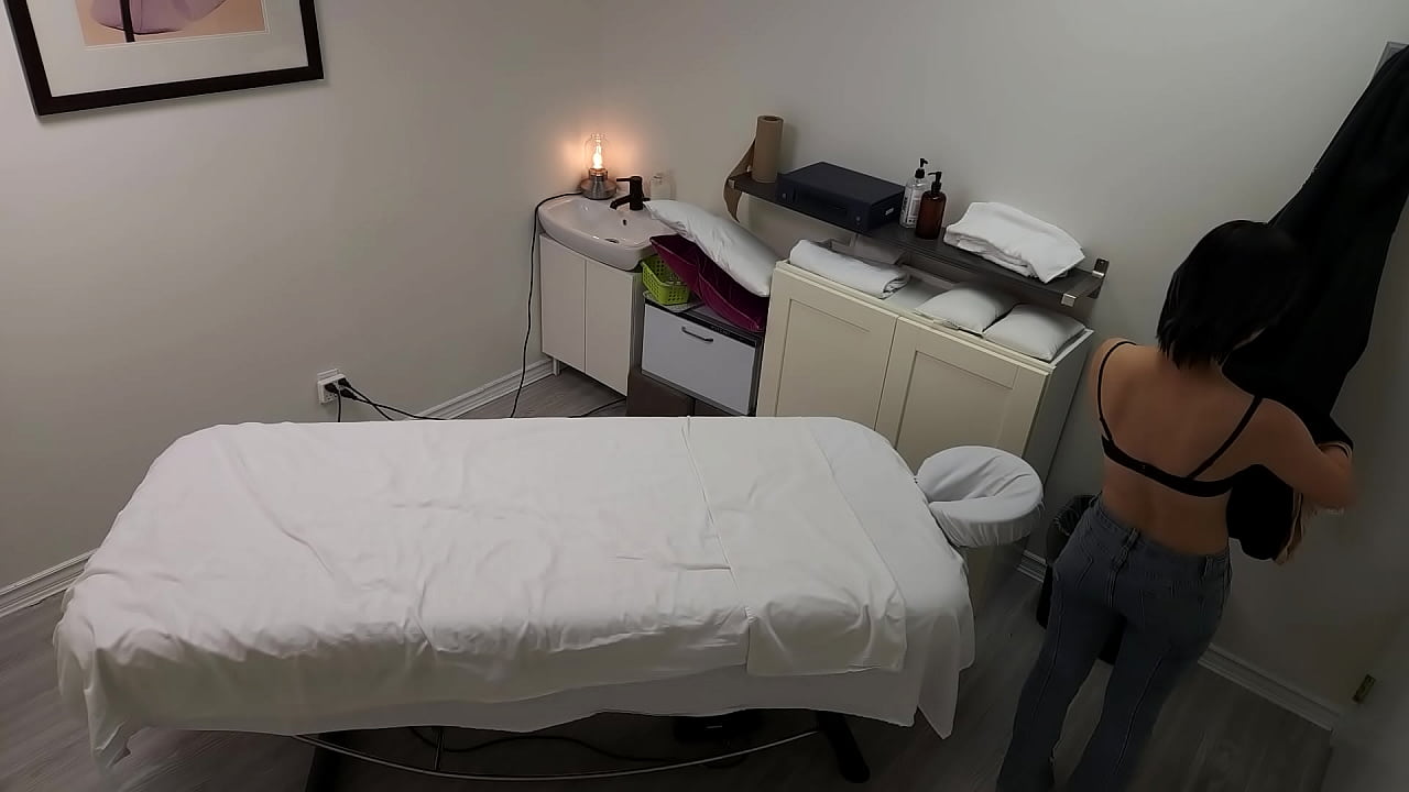 Petite Japanese girl was seduced, and fucked twice during massage