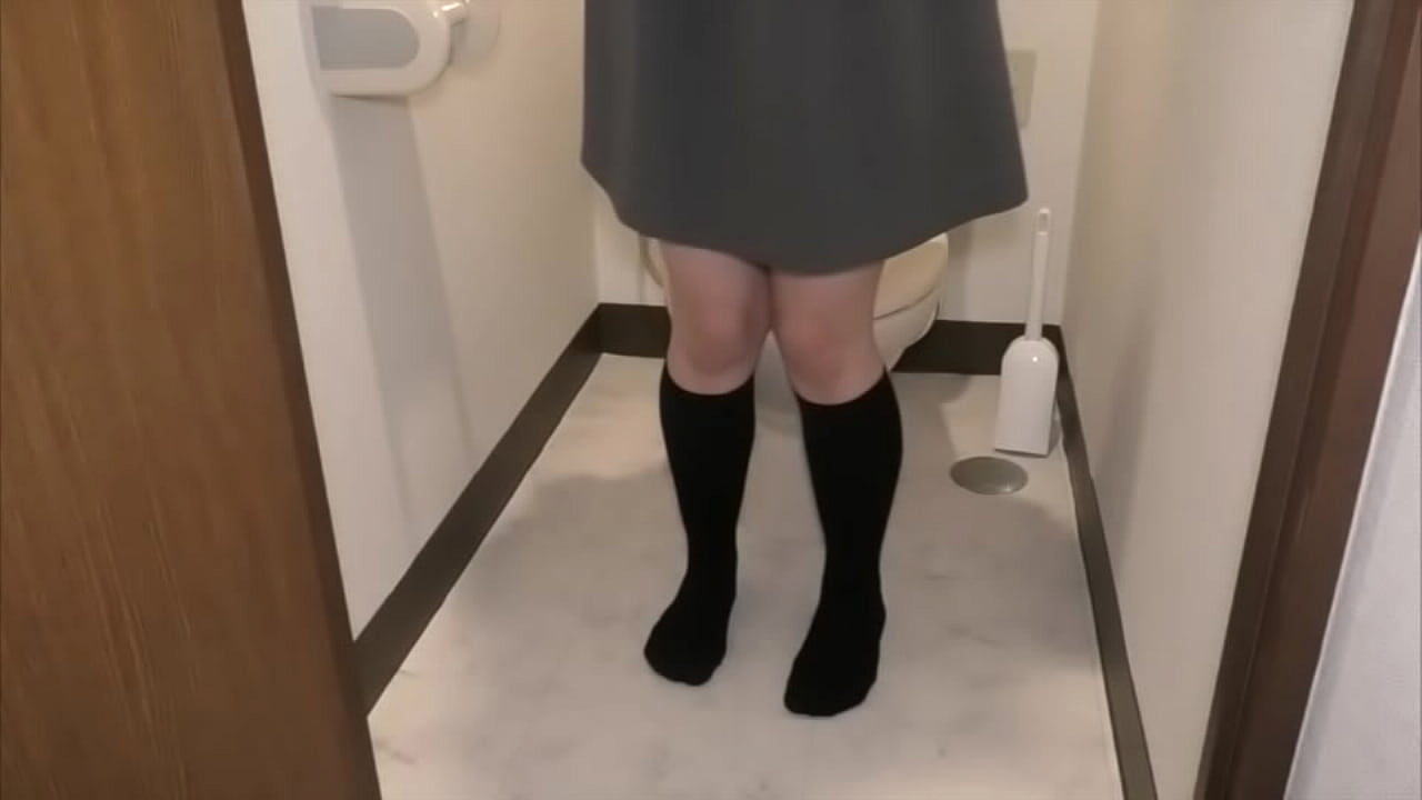 Cute girl who masturbates while imagining her favorite senior inserting himself into my pussy.