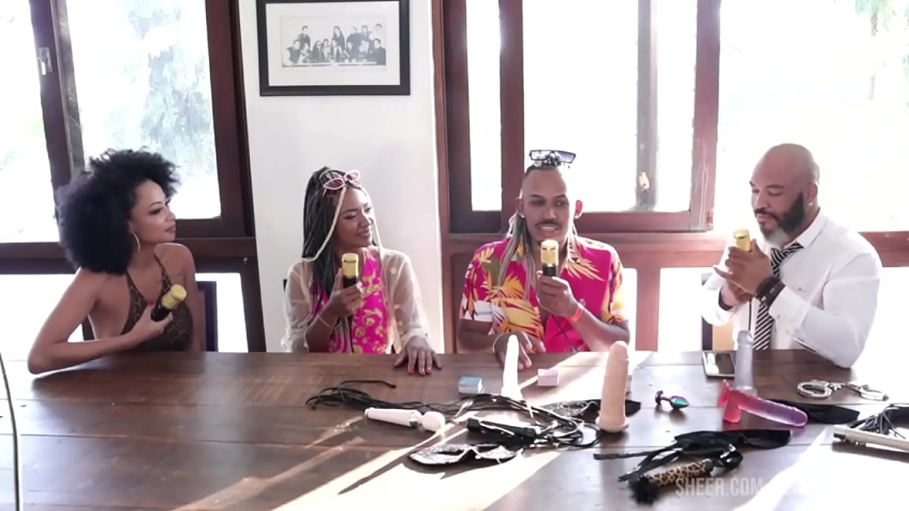 O ido foi louco foi para defecar, e teve a chuva dourada que... - Casal Black RJ (SHEER/RED)