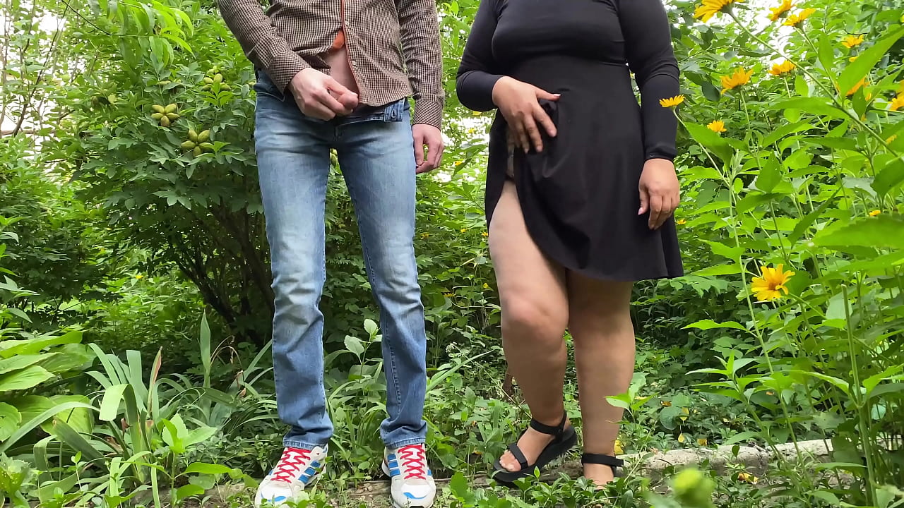 Cum hungry MILF milked my big cock outdoors