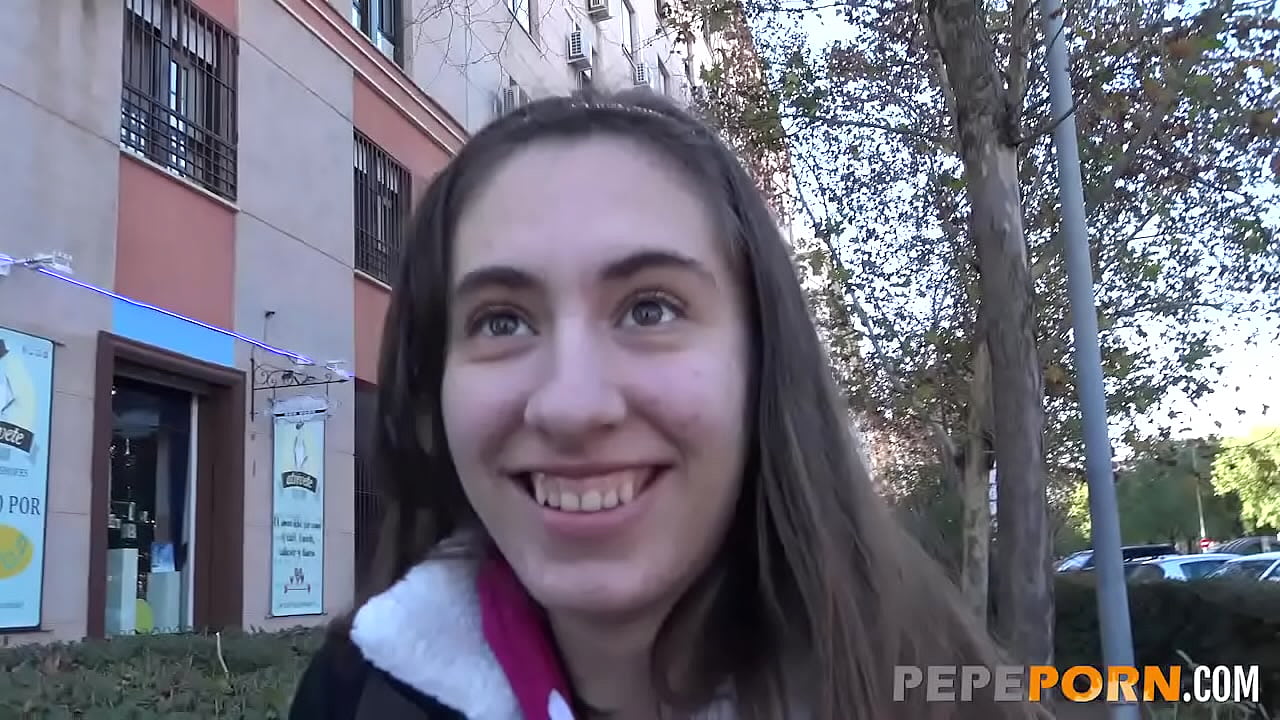 Inexperienced teenage babe finds out what she was missing