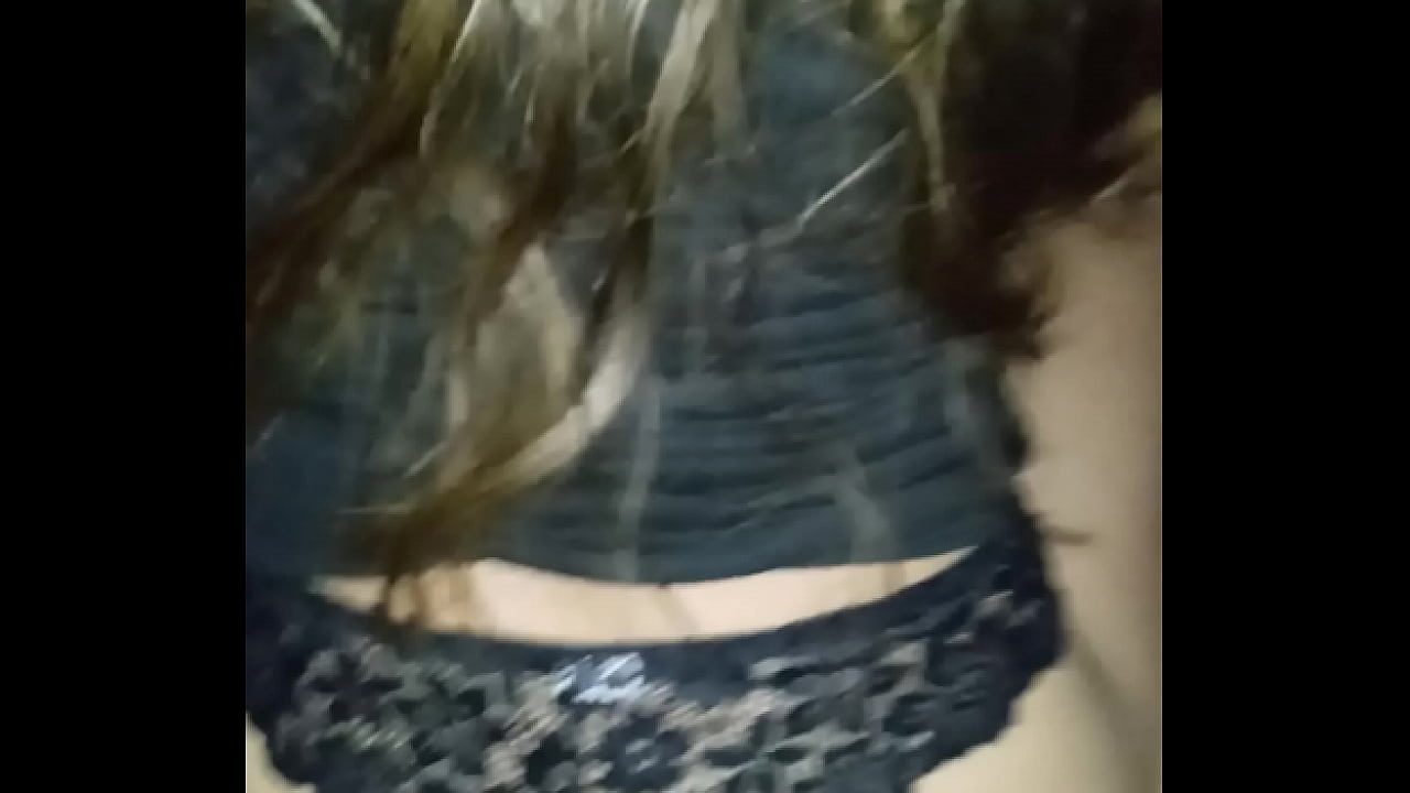 Escapada a la casa de mi mejor amigo me trata como su puta