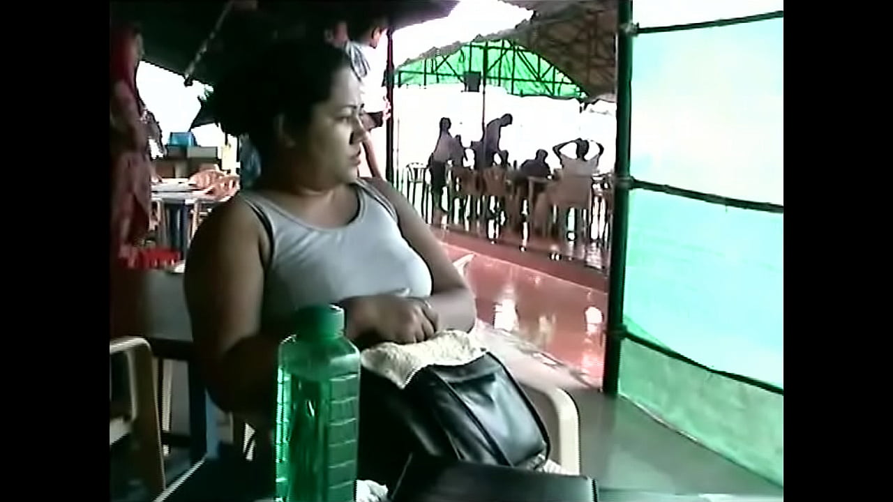 Big booby aunty recorded secretly on mob