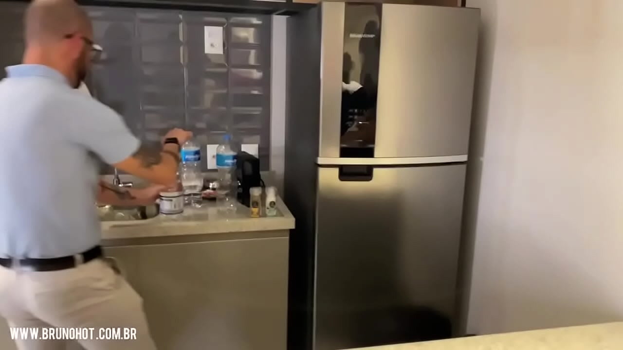 Passageiro n&atilde;o tem dinheiro e pagar taxista com sexo.