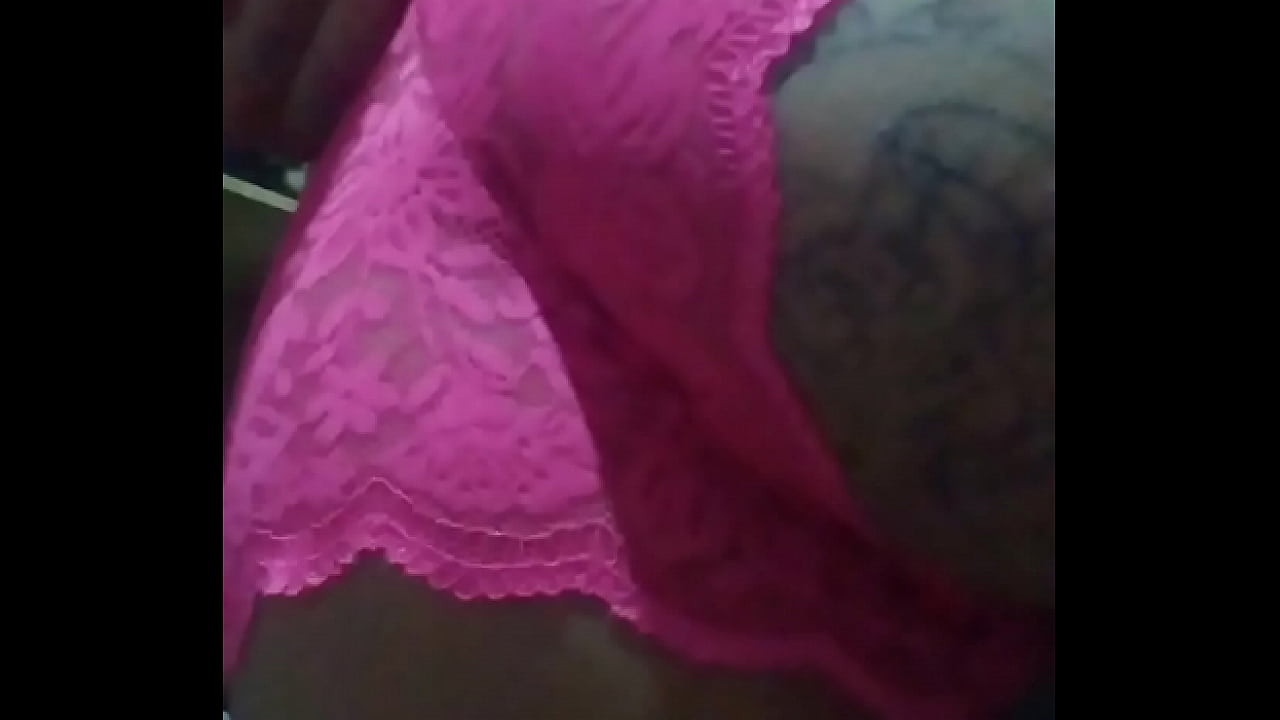 acomodandome la bombacha