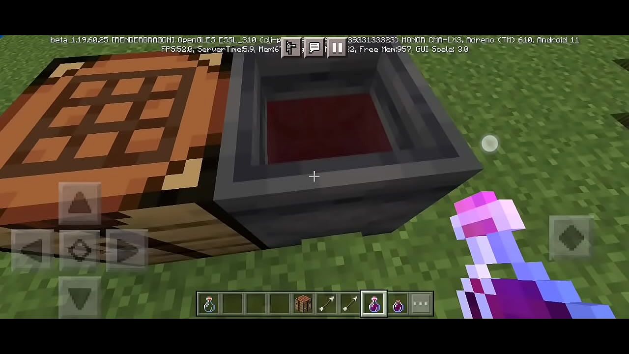 Minecraft player teaches you how to make arrows with easy potion