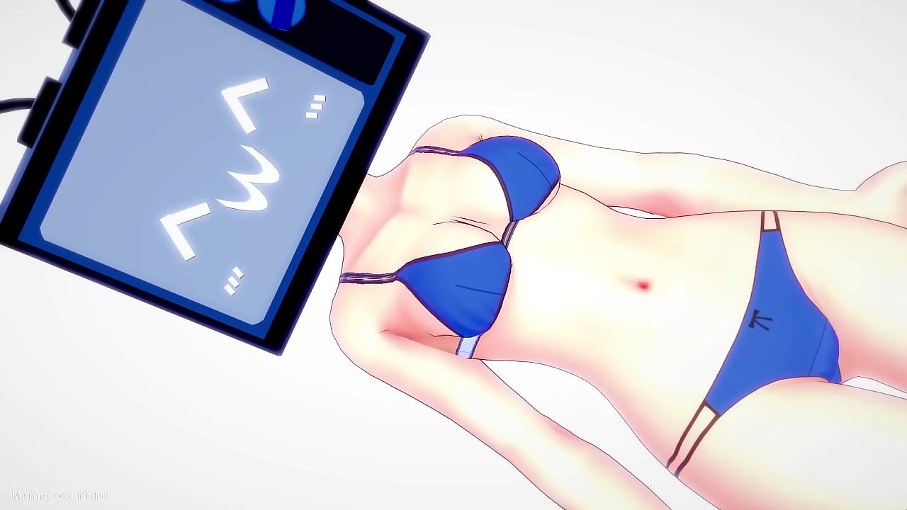 Tv woman muy caliente se divierte atorandose incluso bajo la cama