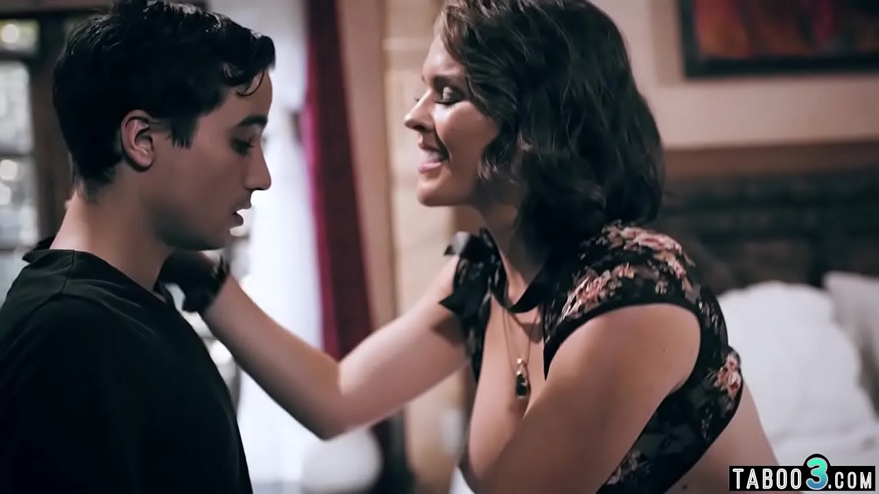 Neglected mature housewife fucked by young neighbor