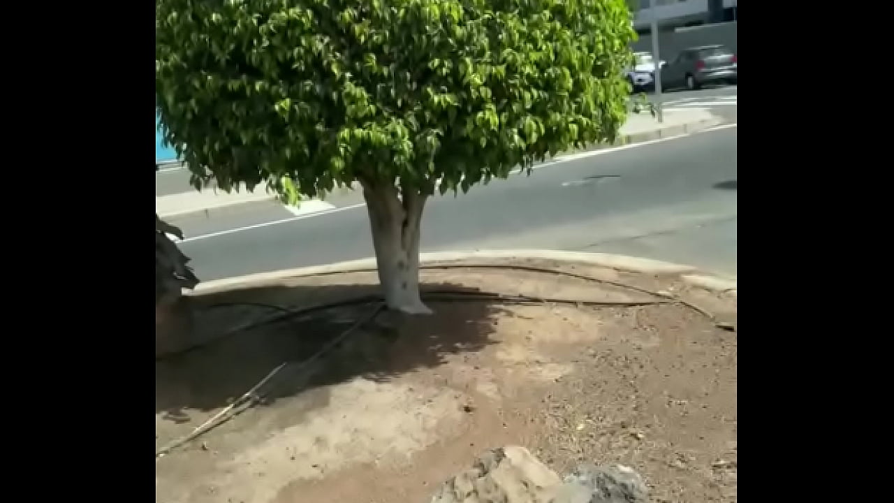 Teen run outside in panties