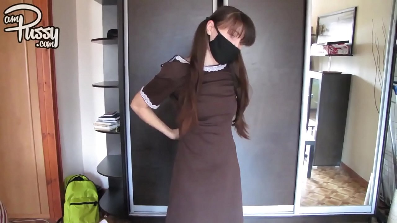 Teen girl is shaving, rubbing & fingering her pussy before real homemade!