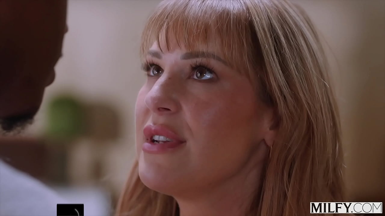 A married woman is surprised on vacation by her on-again, off-again lover.