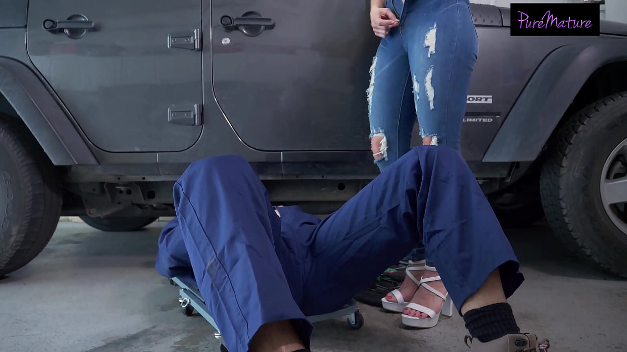 Horny MILF Uses Her Pussy To Get A Discount On Her Car Repair