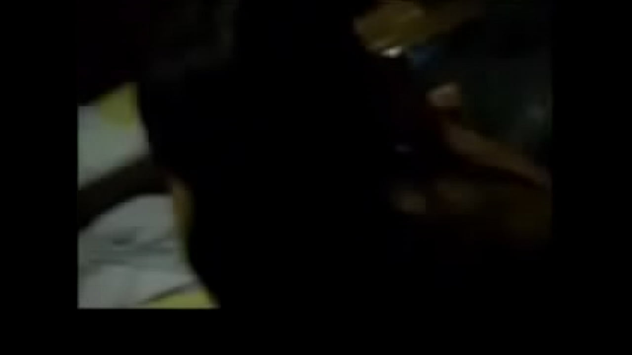 PUTITA FRENTE AL ESPEJO