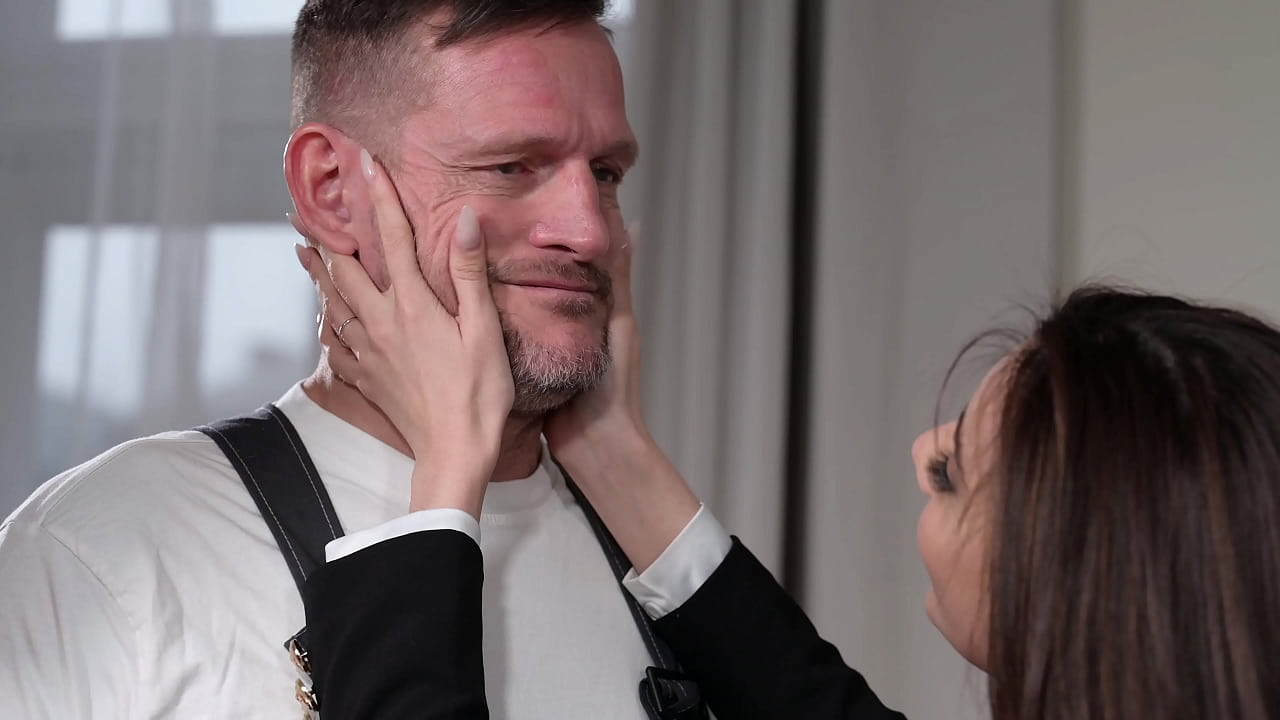 Property Developers Emily Pink And Florane Russell Take DP Slamming From Their Builders - Chapter 2 - GP2998