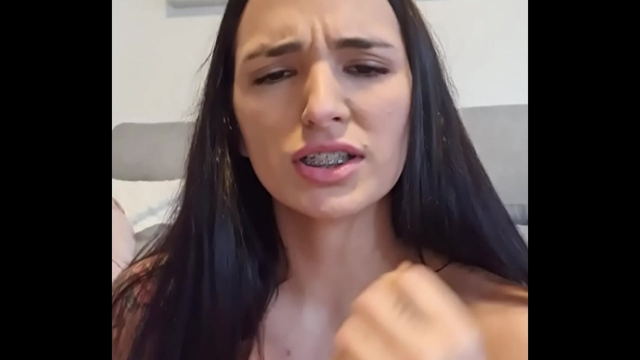 CLAUDIA BAVEL JOI SPANISH