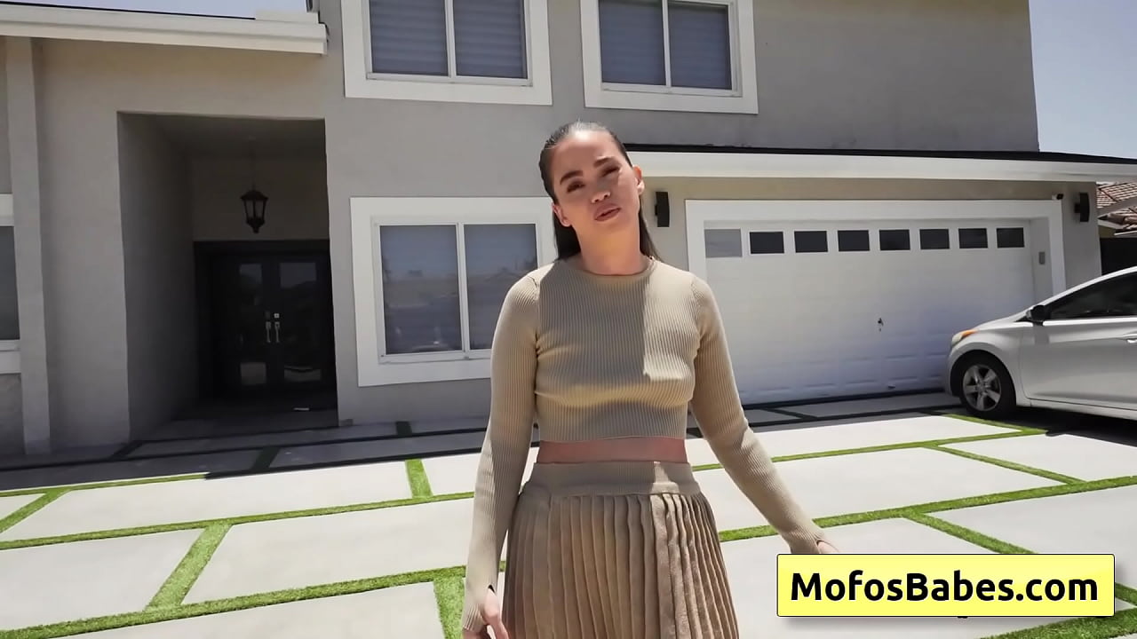 Stunning hot black haired cutie enjoy sucking massive cock and swallow it deep