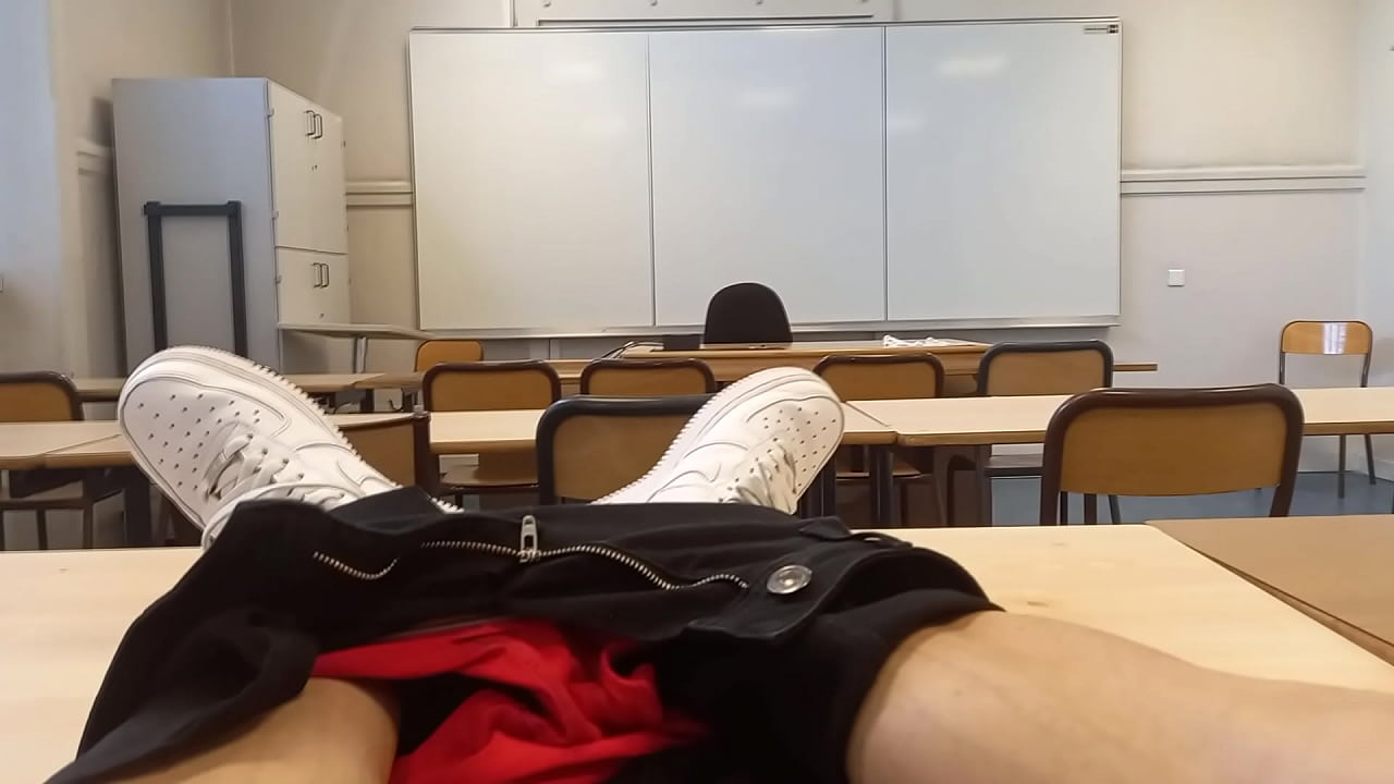 Oh my... This student wanks his dick at school!