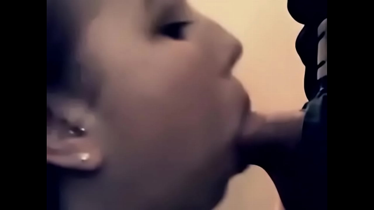 Cute girlfriend blowjob