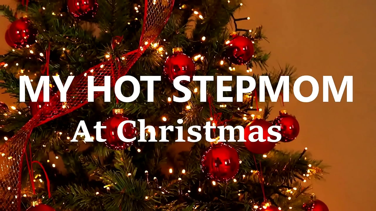 MY HOT STEPMOM FUCK UNDER CHRISTMAS TREE! Creampie Inside Pussy