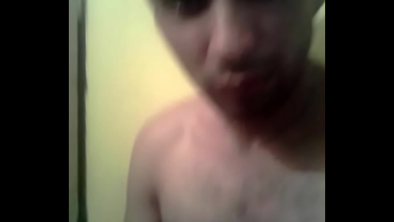 masturbandome en el ba&ntilde;o un rato