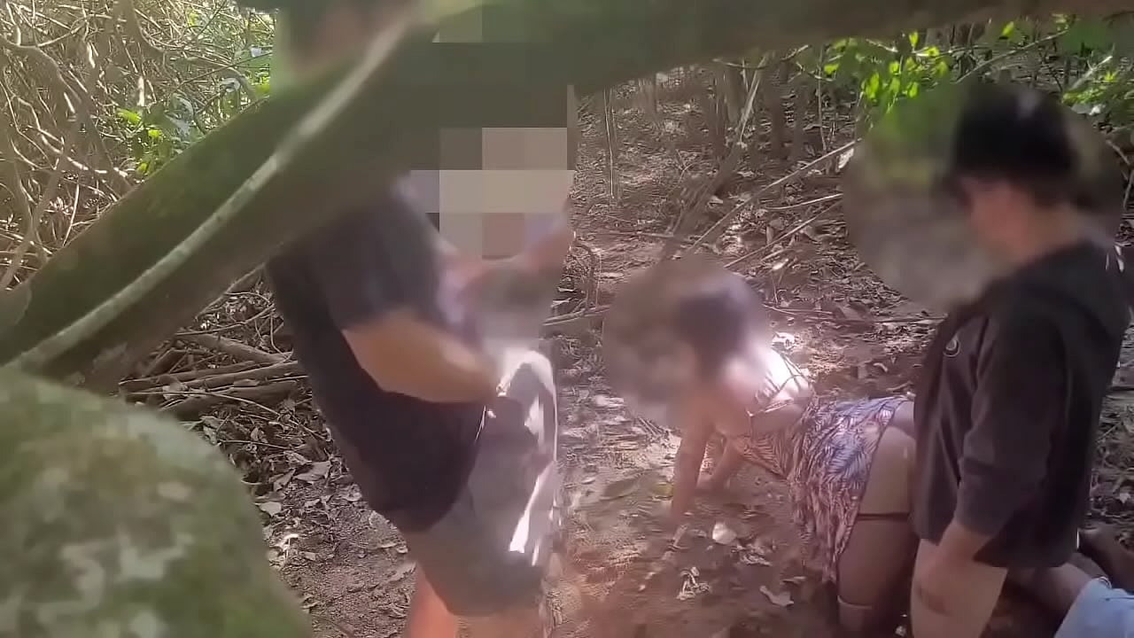 Esposa cumpre desafio dando para desconhecido