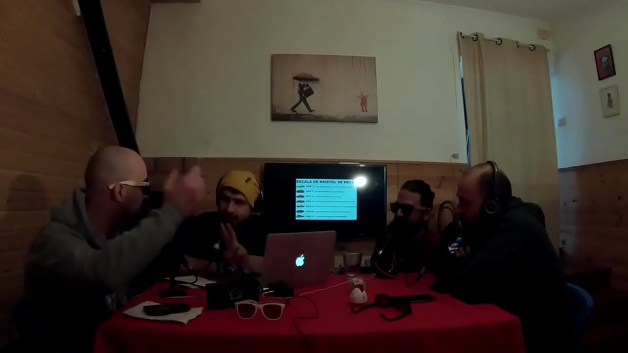 4 chavales confusos dando por culo con la comedia