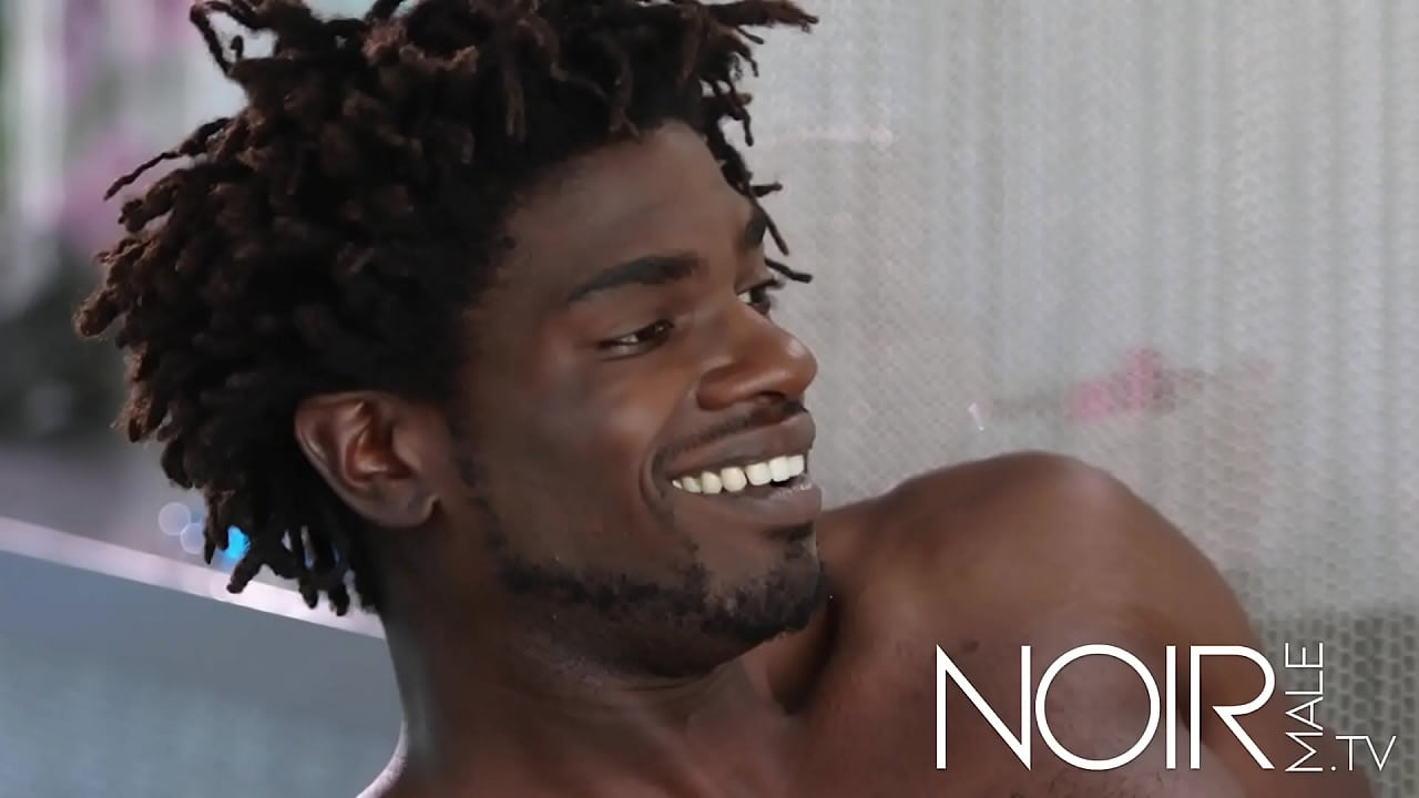 No voy a dejar escapar ni una sola gota de tu semen.