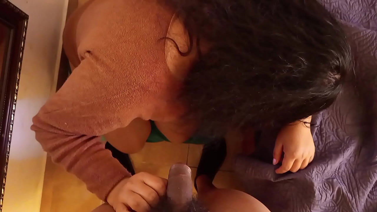 Mi amiga del campo quiere su dosis de leche, no aguanta y se la doy