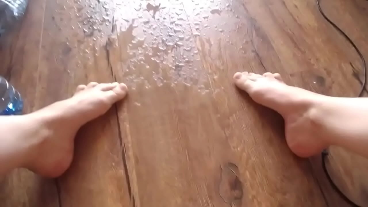 HUGE female ejacualtion squirting by girl - trembling, screaming