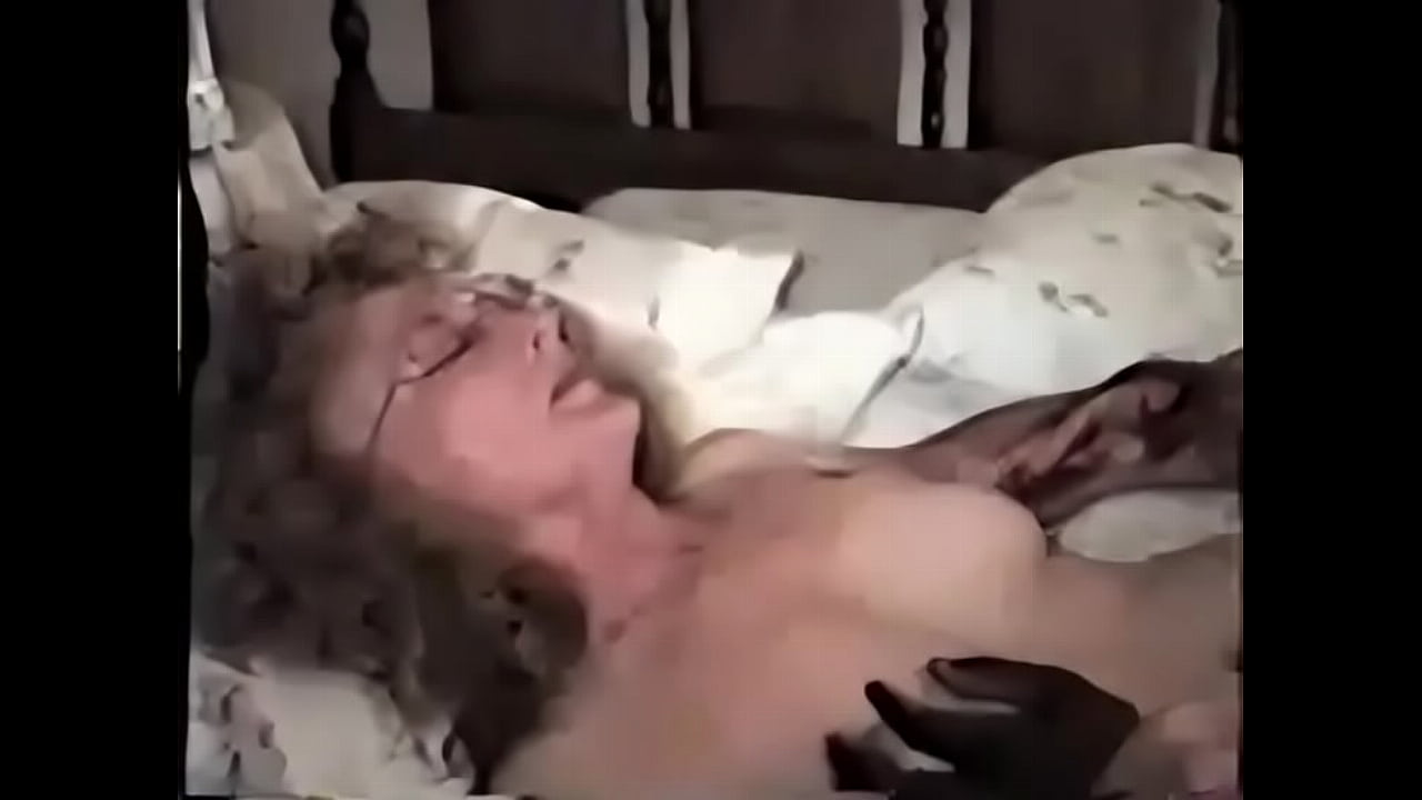horny granny fucking