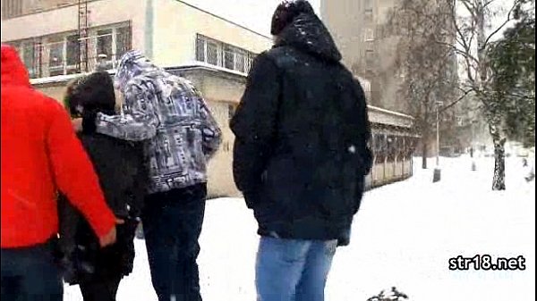 Cute teen amateur gives an amazing suck & fuck